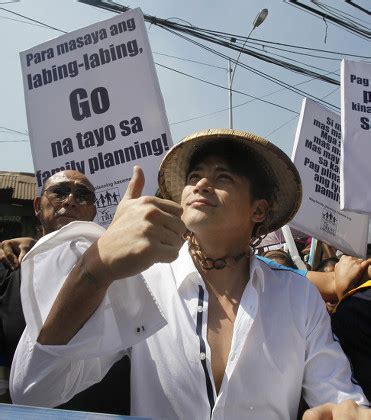 Robin padilla Urge Pinoy .